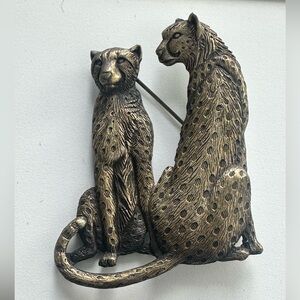 Vintage Cheetah Brooch Pin – JJ Jewelry Bronze Gold Tone Big Cat Leopard Cougar